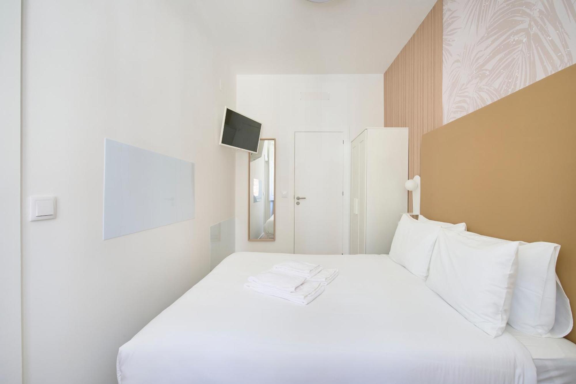 Brand New Hostel Anjos Lisbon Exterior photo