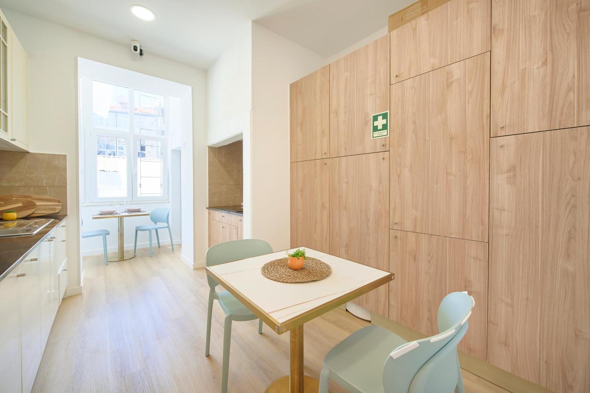 Brand New Hostel Anjos Lisbon Exterior photo
