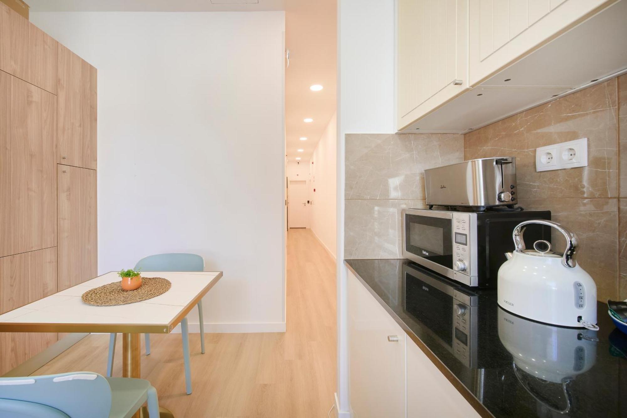 Brand New Hostel Anjos Lisbon Exterior photo