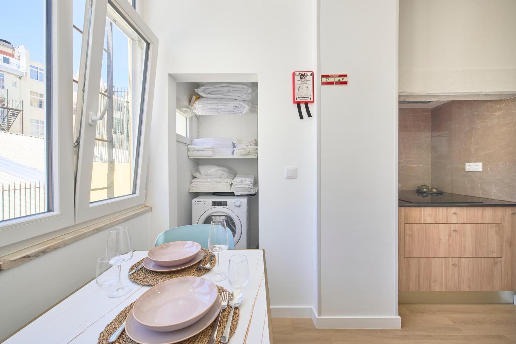 Brand New Hostel Anjos Lisbon Exterior photo